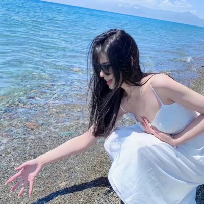 吉丝兰·马克斯韦尔：富淫