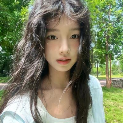 女孩的钓鱼慢活
